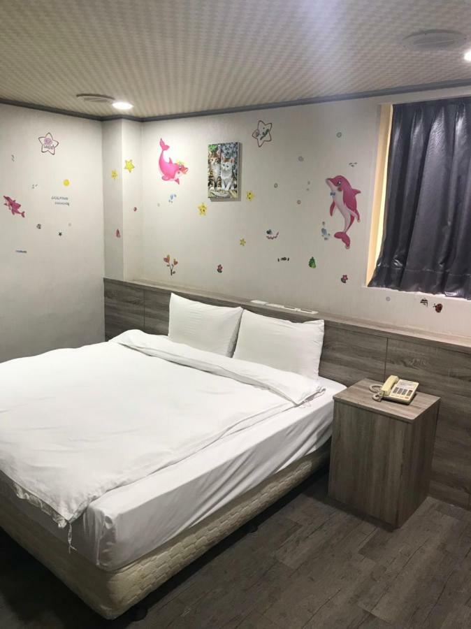 心園生活旅店 Xin Yuan Hotel Hsinchu City Exterior photo