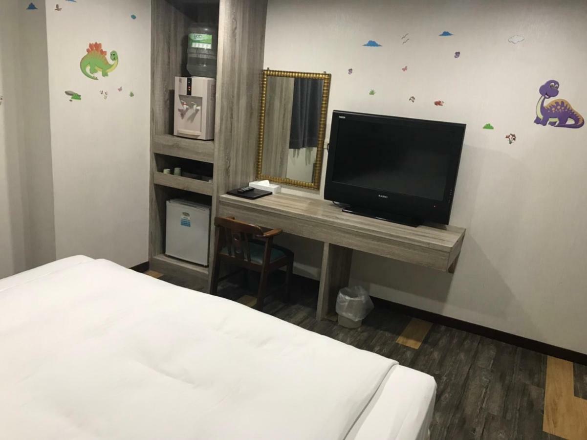 心園生活旅店 Xin Yuan Hotel Hsinchu City Exterior photo